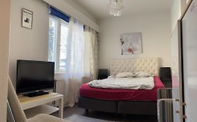 Yksioe 1 Km Jokirannasta Foeriltae/ 2 Km Torilta